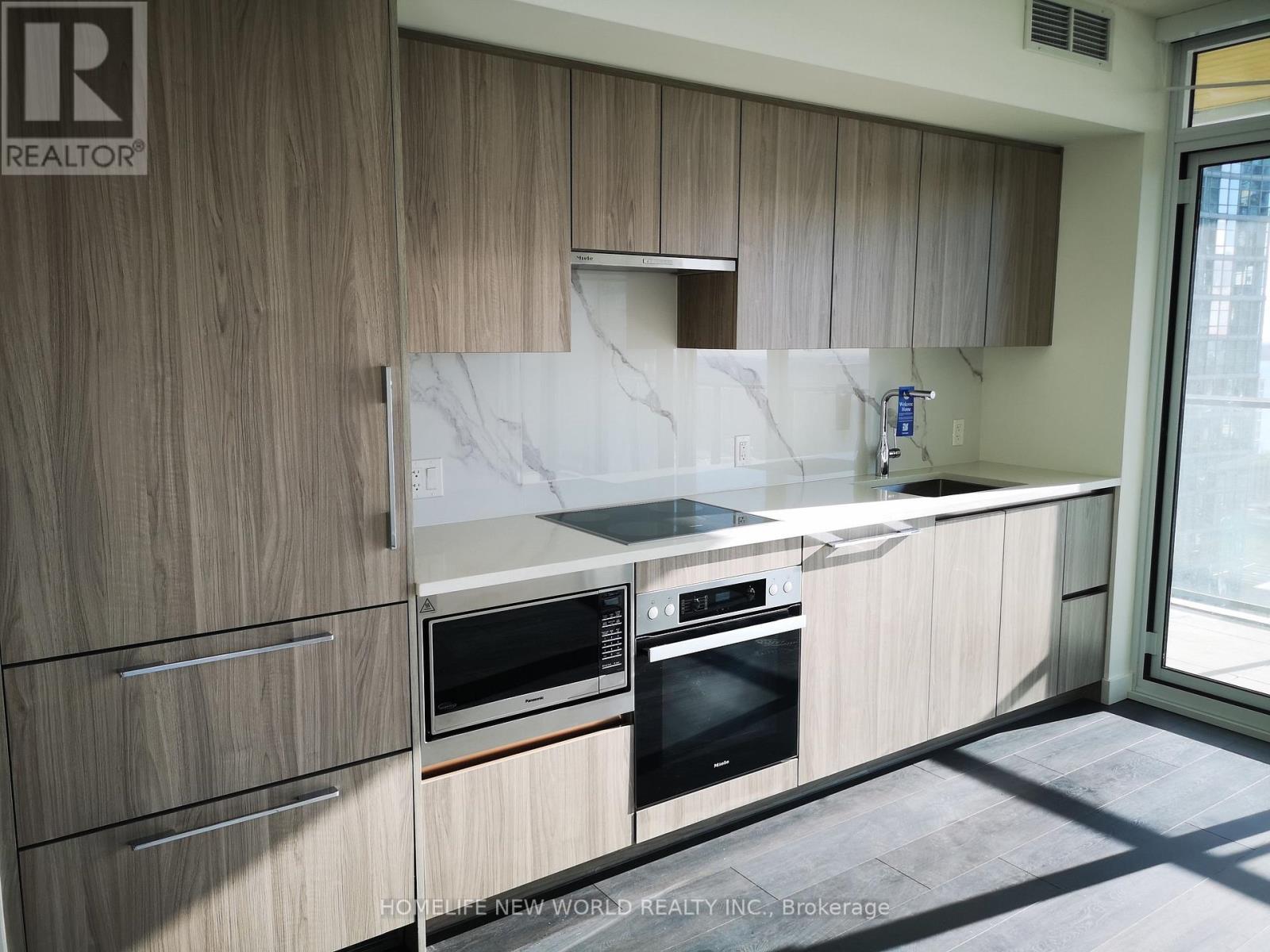 1609 - 3 Concord Cityplace Way, Toronto, ON - Indoor Photo Showing Kitchen