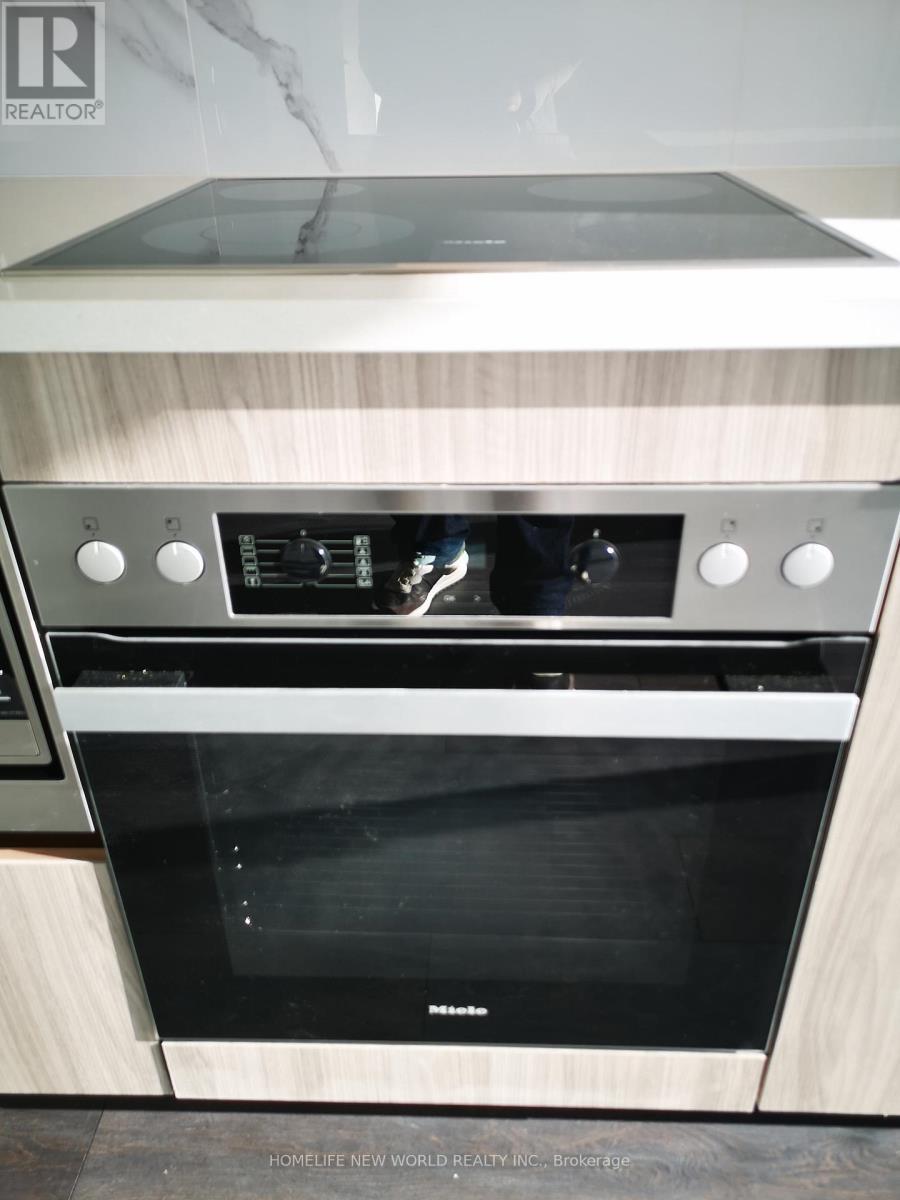 1609 - 3 Concord Cityplace Way, Toronto, ON - Indoor Photo Showing Kitchen