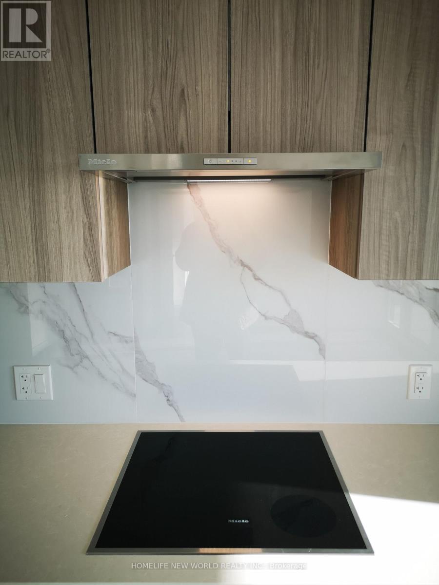 1609 - 3 Concord Cityplace Way, Toronto, ON - Indoor Photo Showing Kitchen