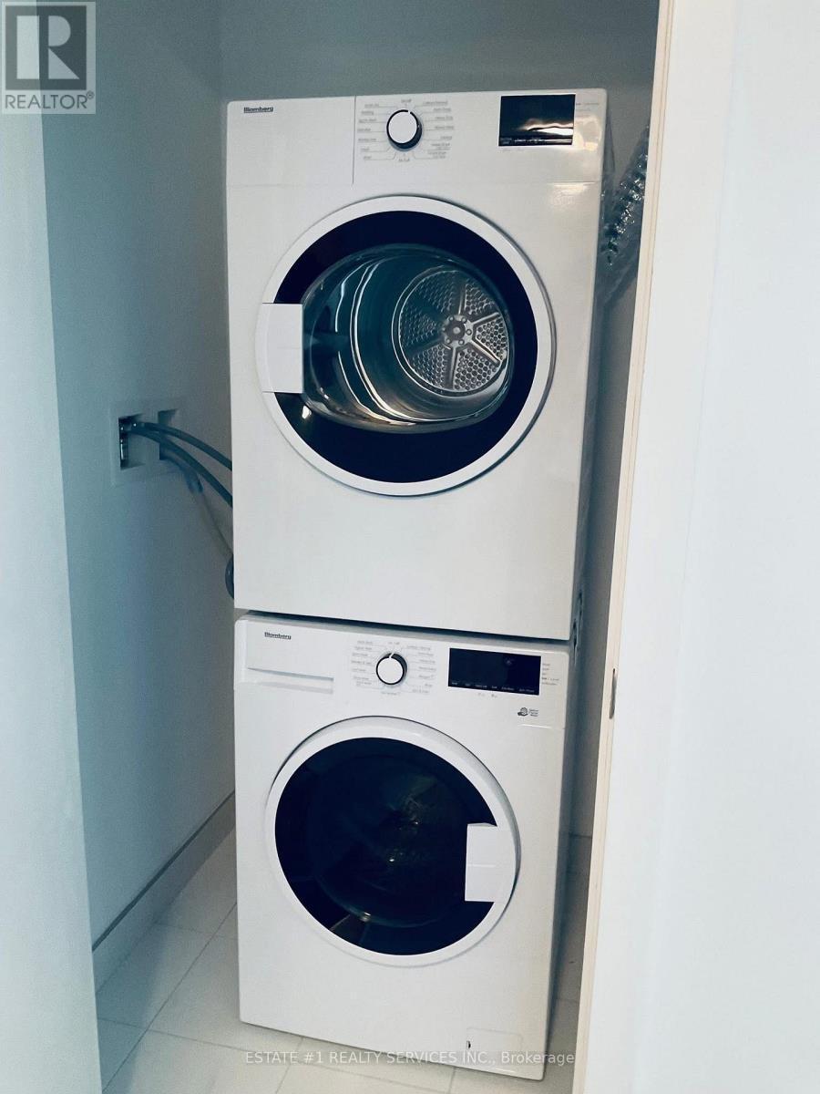 703 - 1195 The Queensway, Toronto, ON - Indoor Photo Showing Laundry Room