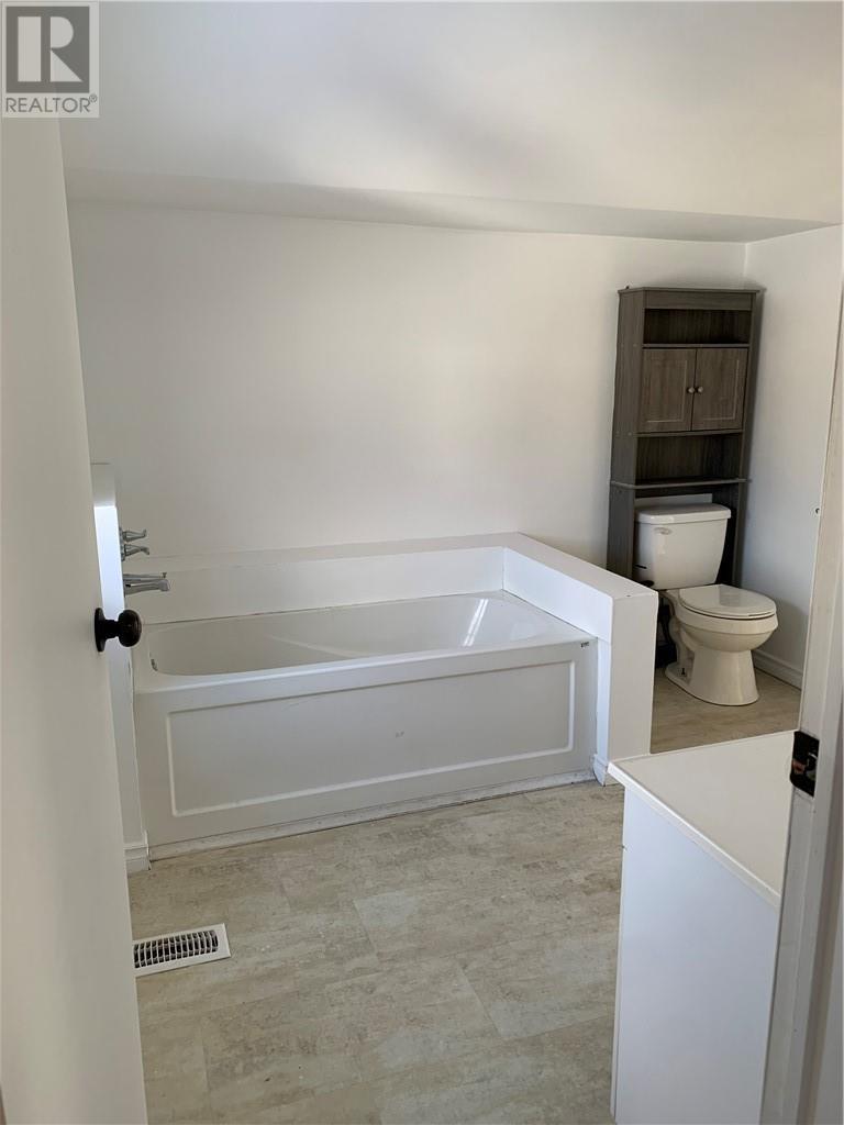 62 King, Sudbury, ON - Indoor Photo Showing Bathroom