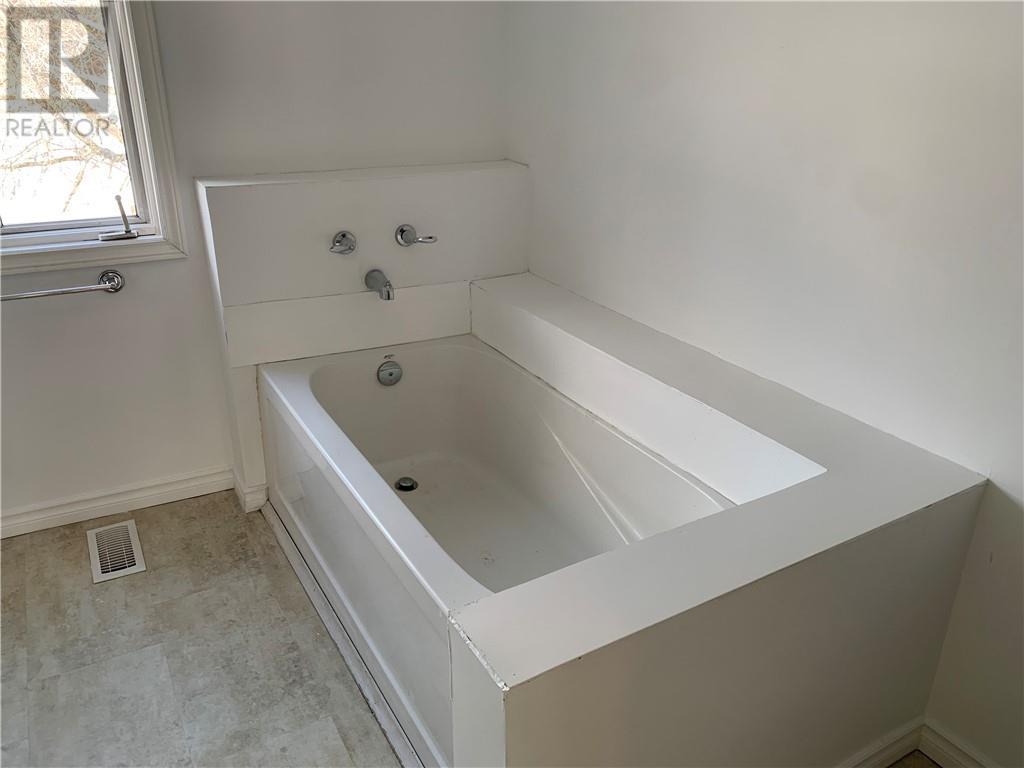 62 King, Sudbury, ON - Indoor