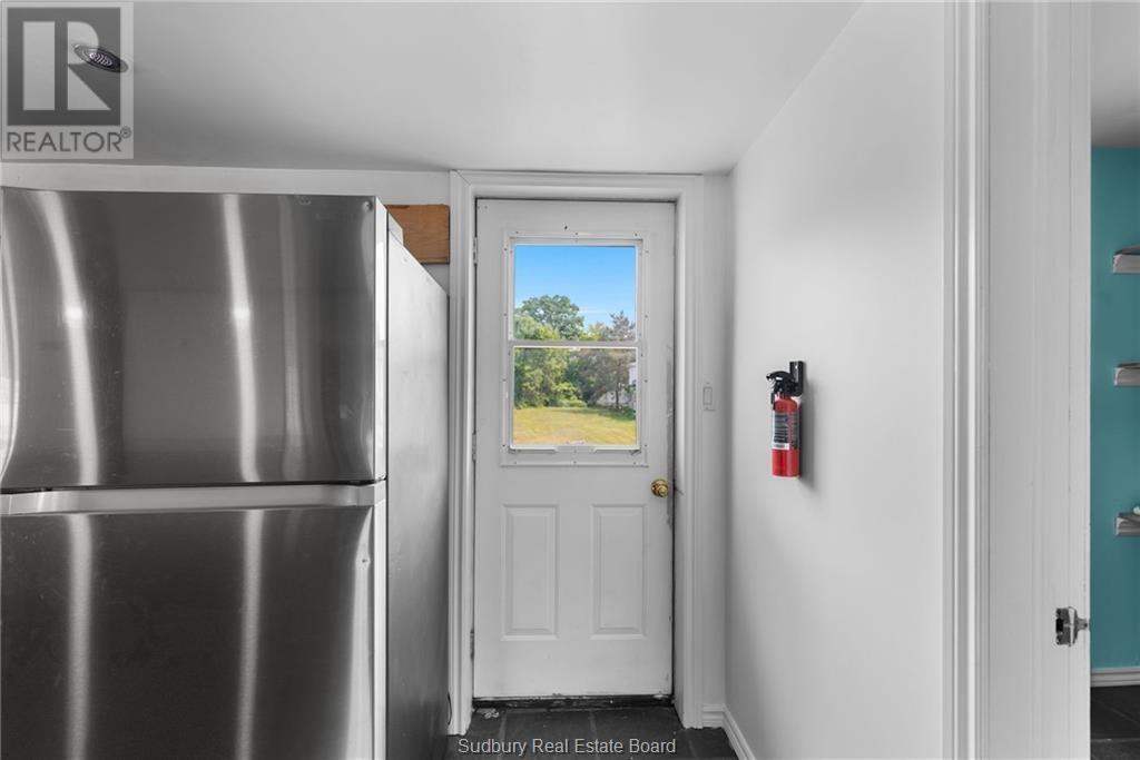 140 River Street, Massey, ON - Indoor Photo Showing Other Room