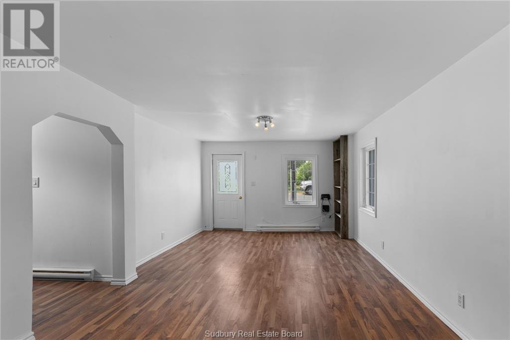 140 River Street, Massey, ON - Indoor Photo Showing Other Room