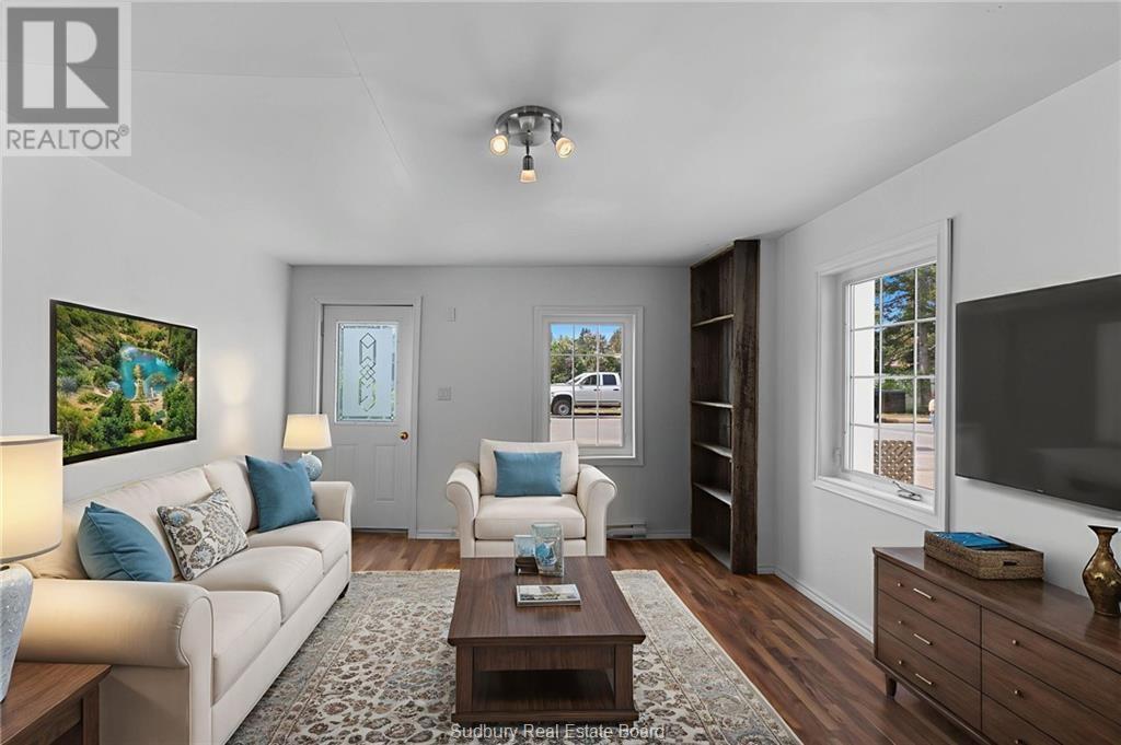 140 River Street, Massey, ON - Indoor Photo Showing Living Room
