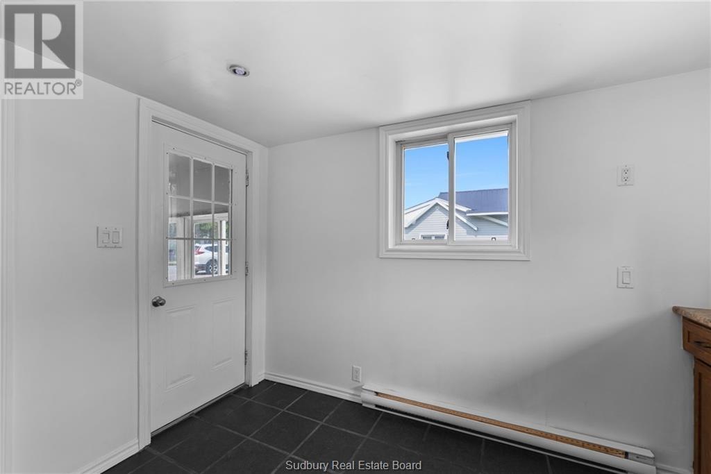 140 River Street, Massey, ON - Indoor Photo Showing Other Room