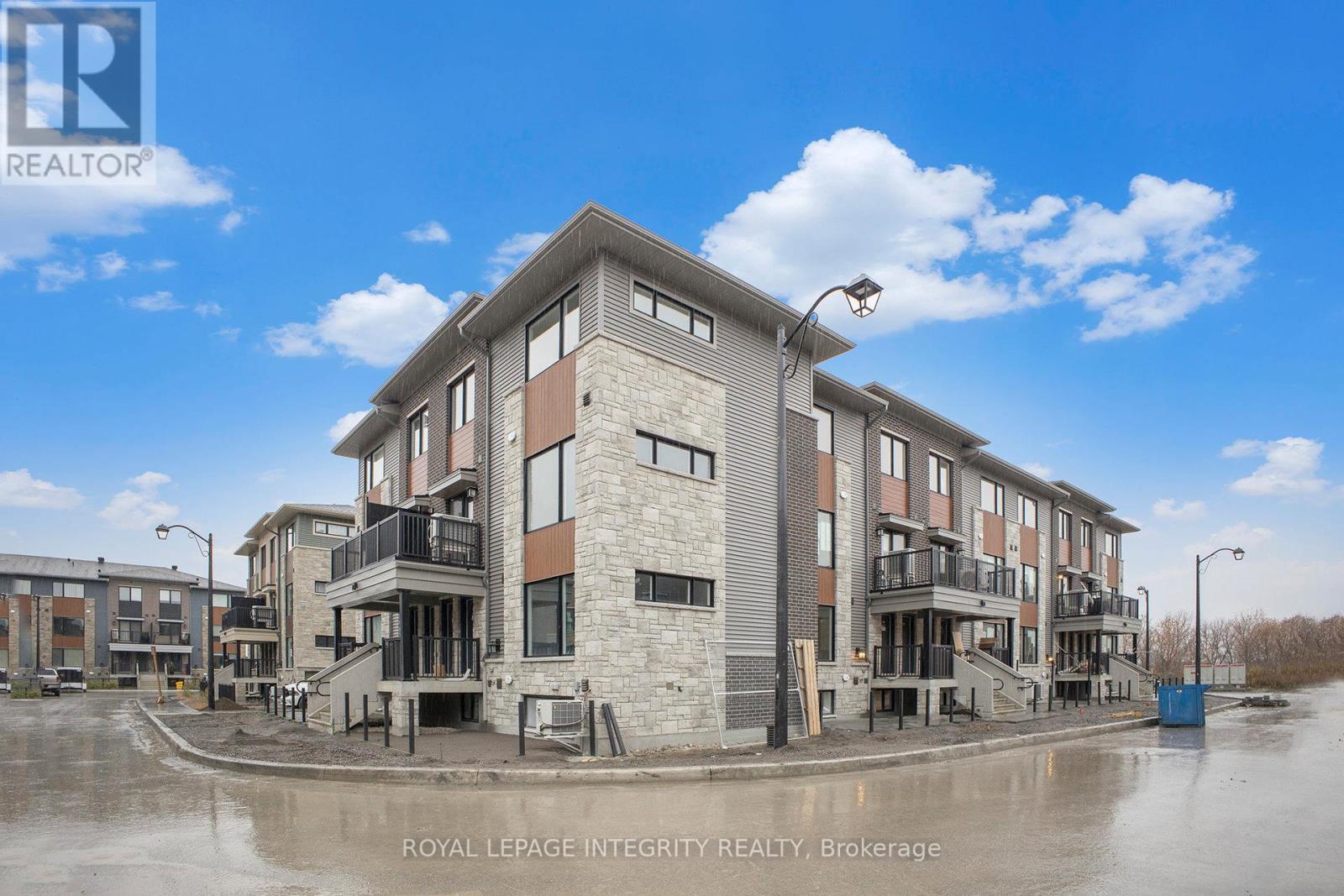 1130 Creekway Private, Ottawa, ON - Outdoor With Facade