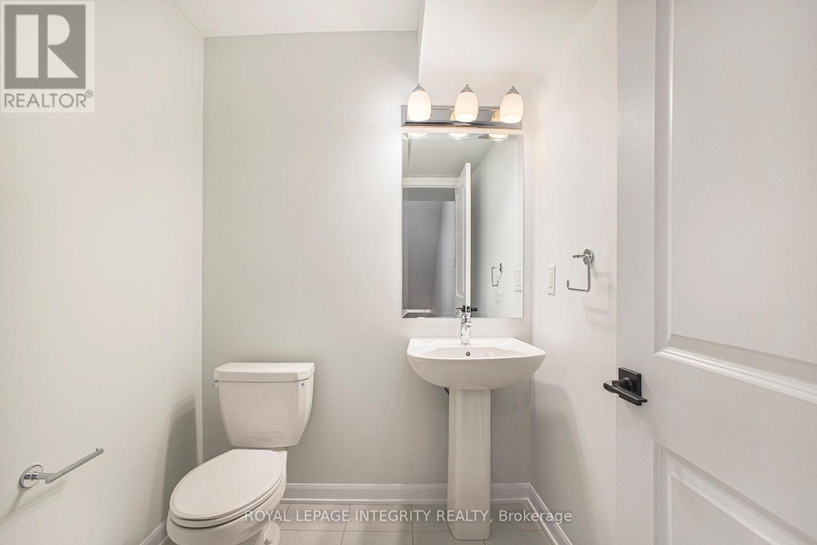 1130 Creekway Private, Ottawa, ON - Indoor Photo Showing Bathroom