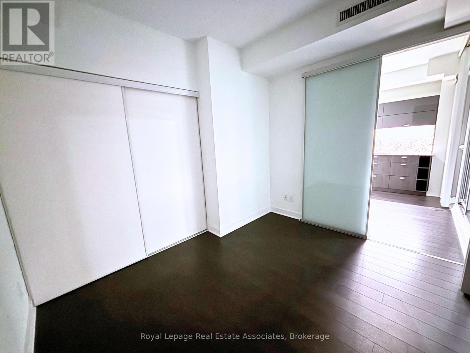 2612 - 290 Adelaide Street W, Toronto, ON - Indoor Photo Showing Other Room