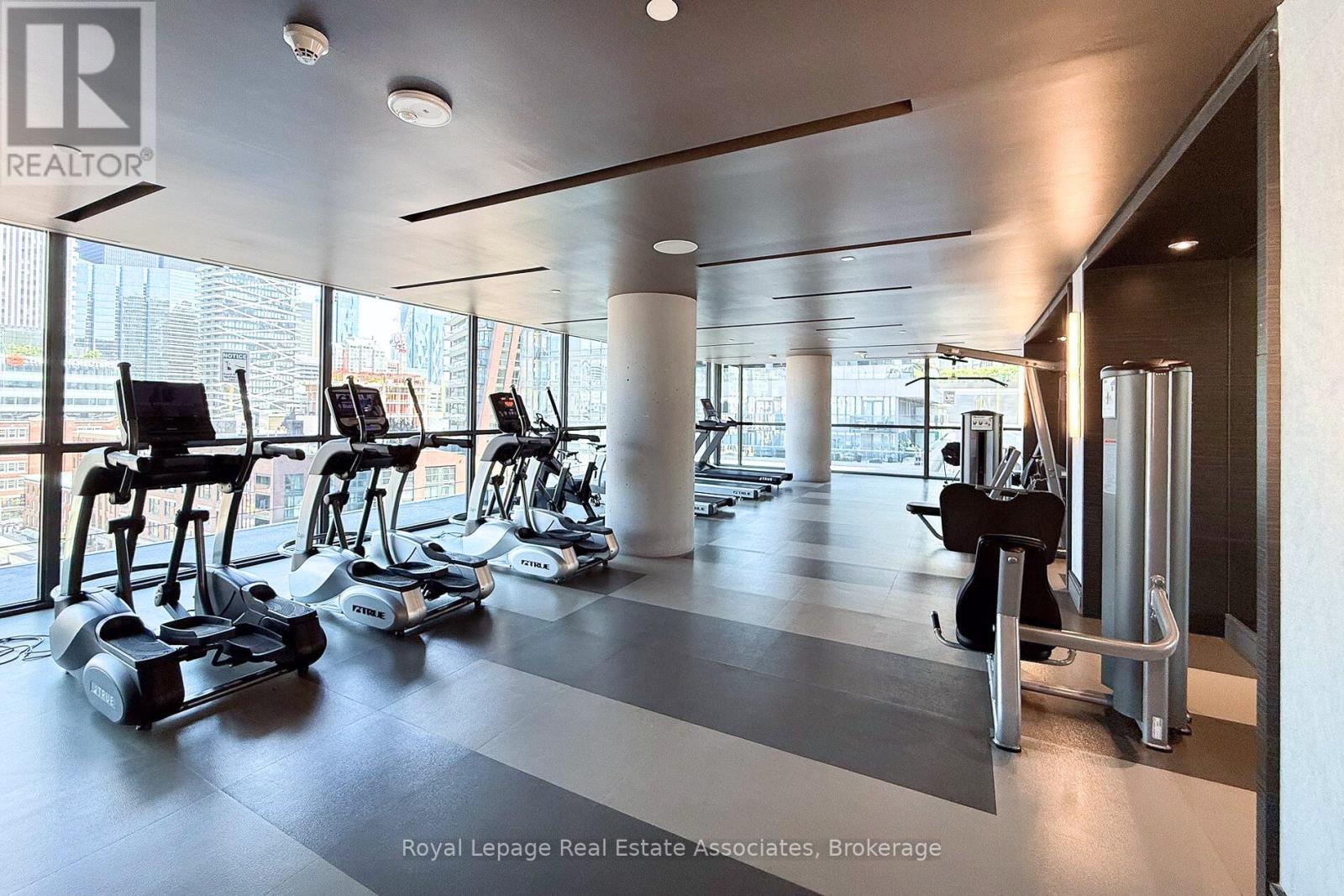 2612 - 290 Adelaide Street W, Toronto, ON - Indoor Photo Showing Gym Room