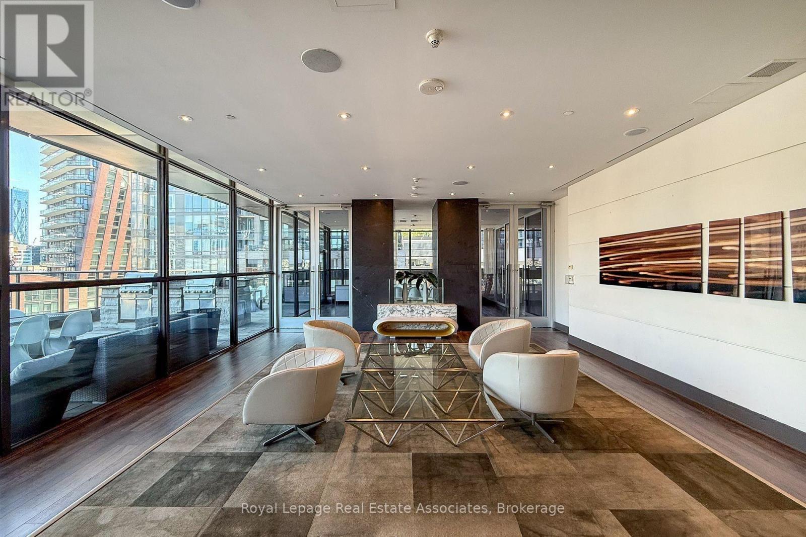 2612 - 290 Adelaide Street W, Toronto, ON - Indoor Photo Showing Other Room