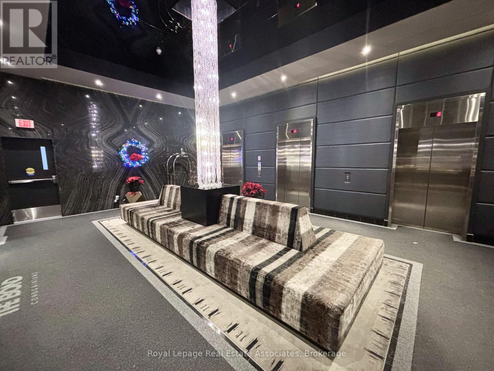 2612 - 290 Adelaide Street W, Toronto, ON - Indoor