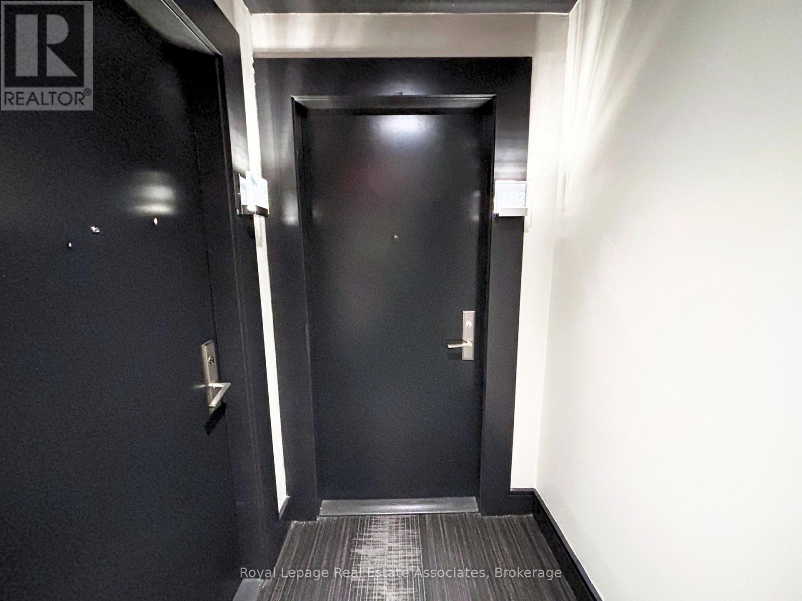 2612 - 290 Adelaide Street W, Toronto, ON - Indoor Photo Showing Other Room