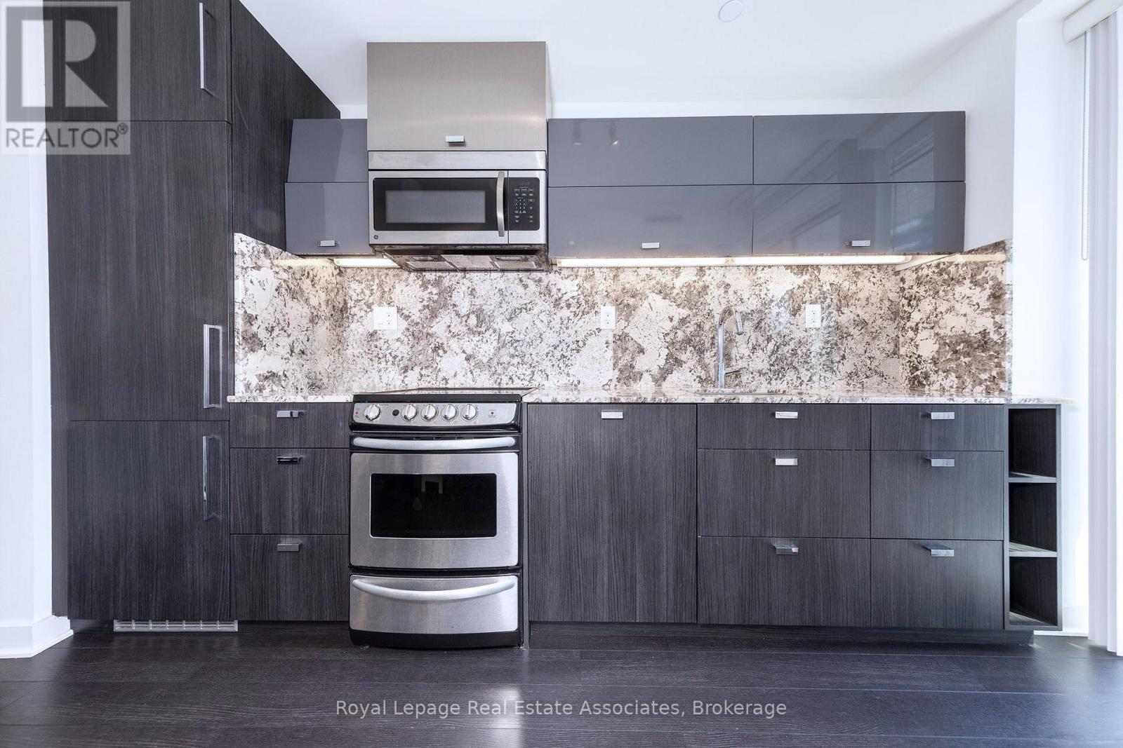 2612 - 290 Adelaide Street W, Toronto, ON - Indoor Photo Showing Other Room