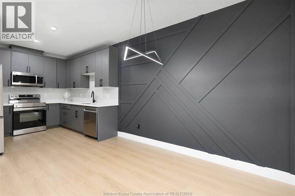 705 Grand Marais Unit# 301, Windsor, ON - Indoor Photo Showing Kitchen