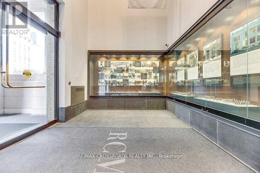 1007 - 426 University Avenue, Toronto, ON - Indoor Photo Showing Other Room