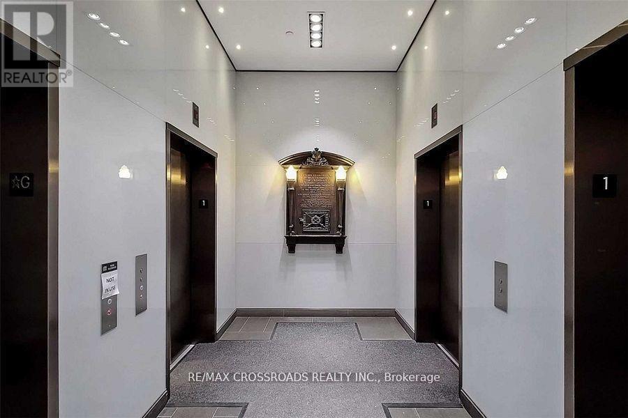 1007 - 426 University Avenue, Toronto, ON - Indoor Photo Showing Other Room