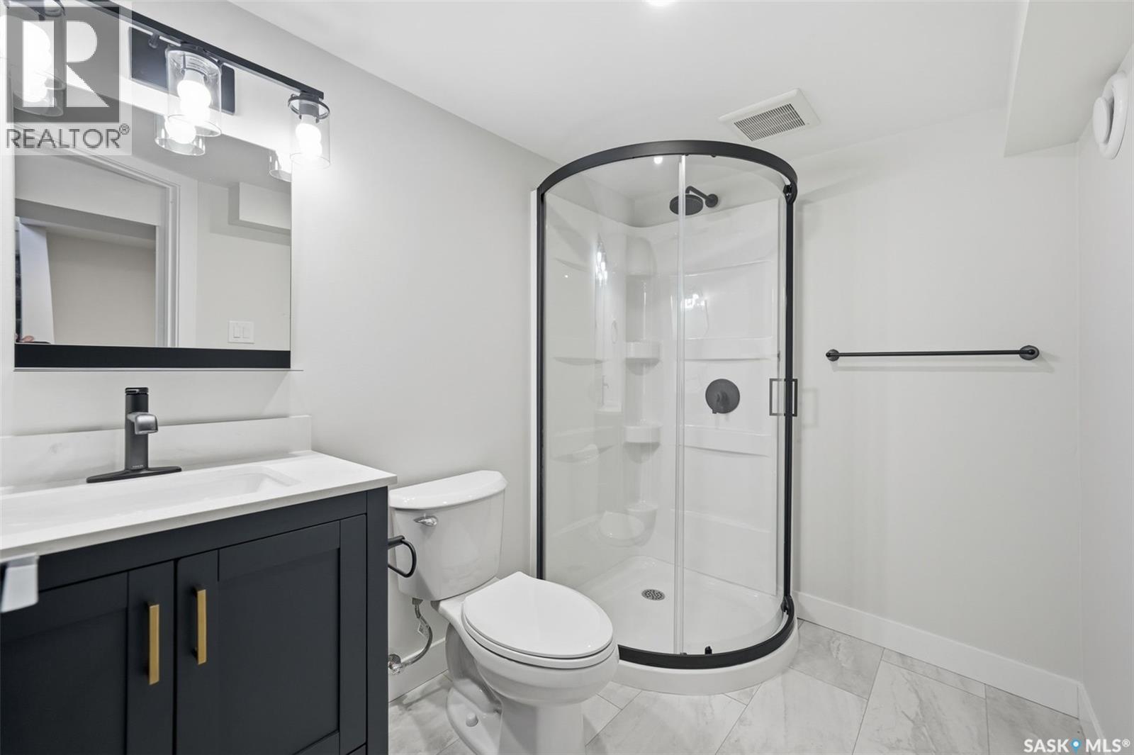 622 31St Street W, Saskatoon, SK - Indoor Photo Showing Bathroom