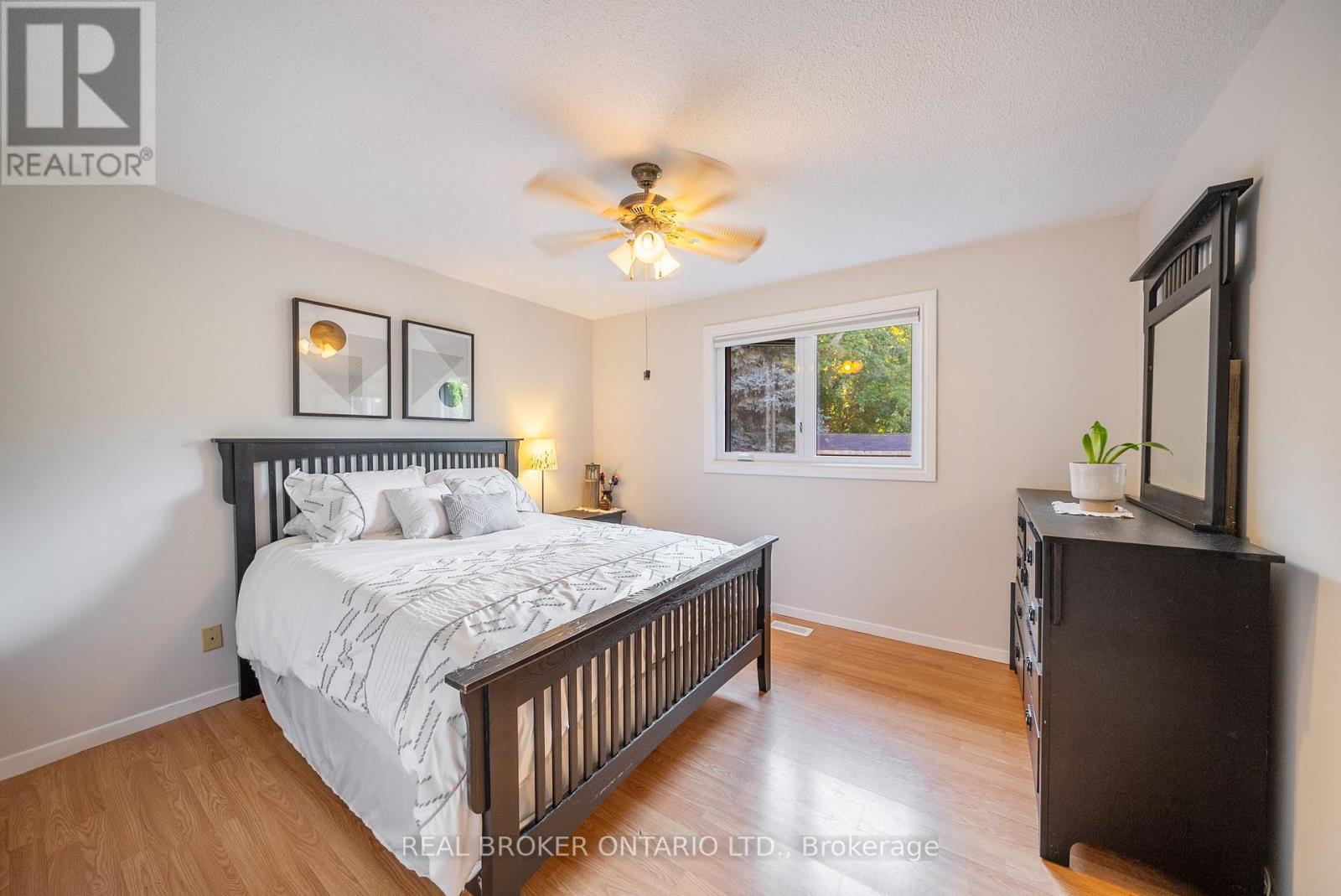 118 Patterson Street N, New Tecumseth, ON - Indoor Photo Showing Bedroom