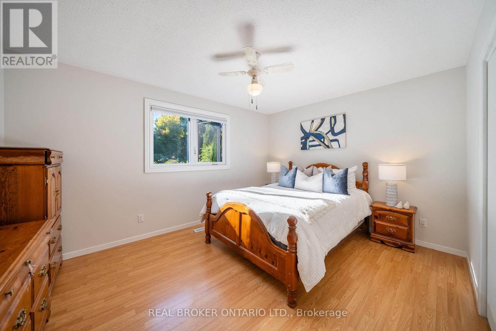 118 Patterson Street N, New Tecumseth, ON - Indoor Photo Showing Bedroom