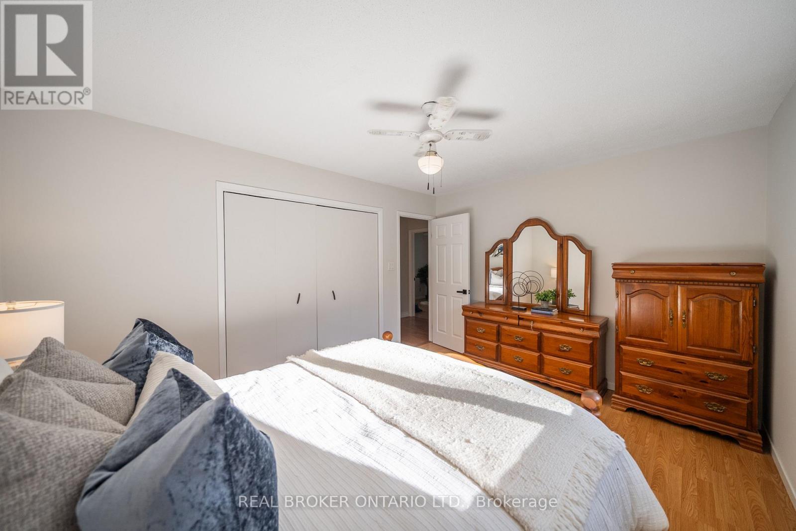 118 Patterson Street N, New Tecumseth, ON - Indoor Photo Showing Bedroom