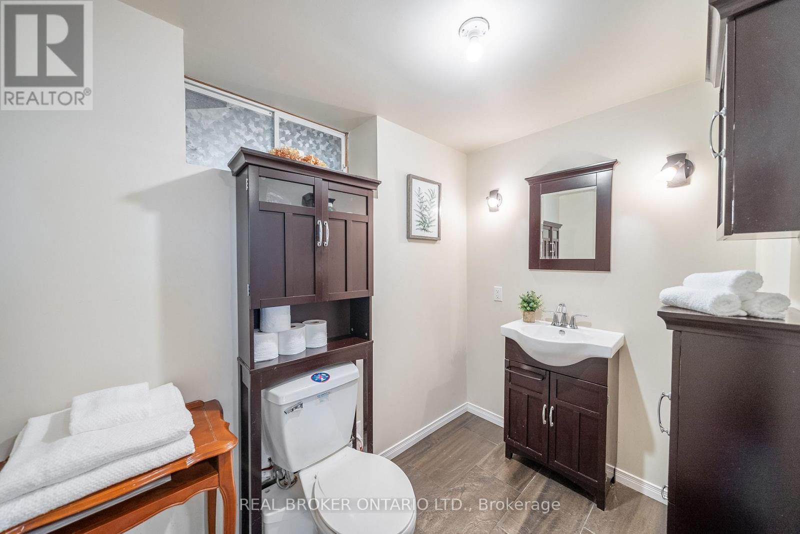 118 Patterson Street N, New Tecumseth, ON - Indoor Photo Showing Bathroom