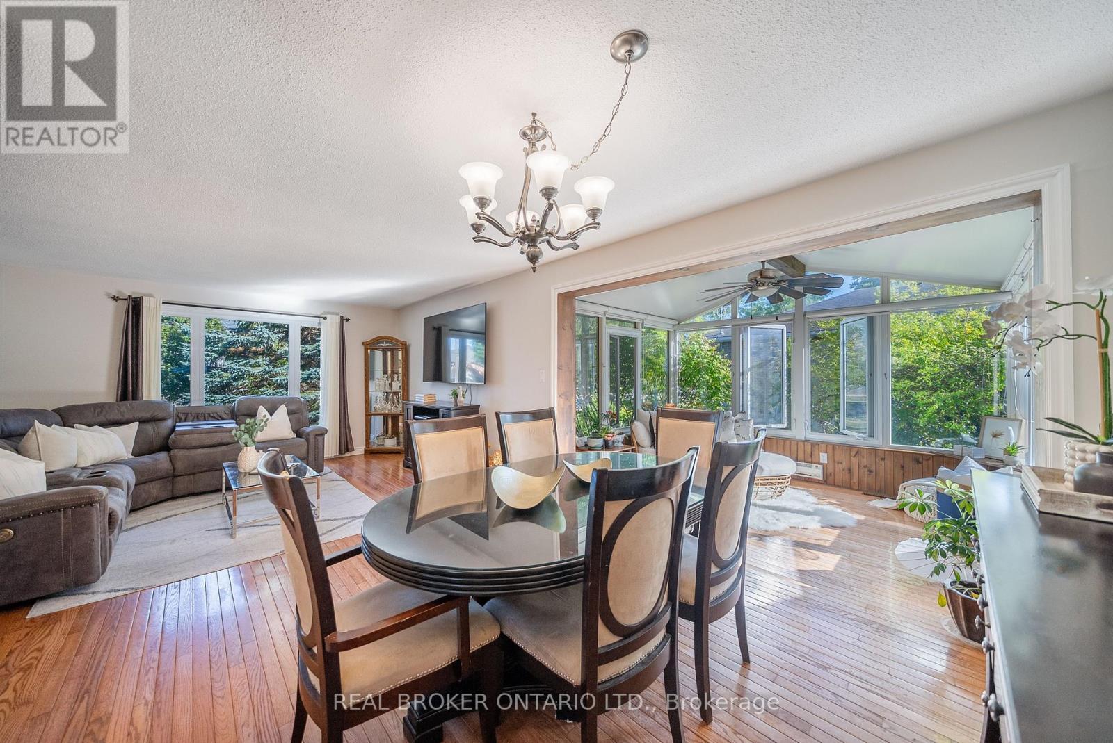 118 Patterson Street N, New Tecumseth, ON - Indoor Photo Showing Dining Room