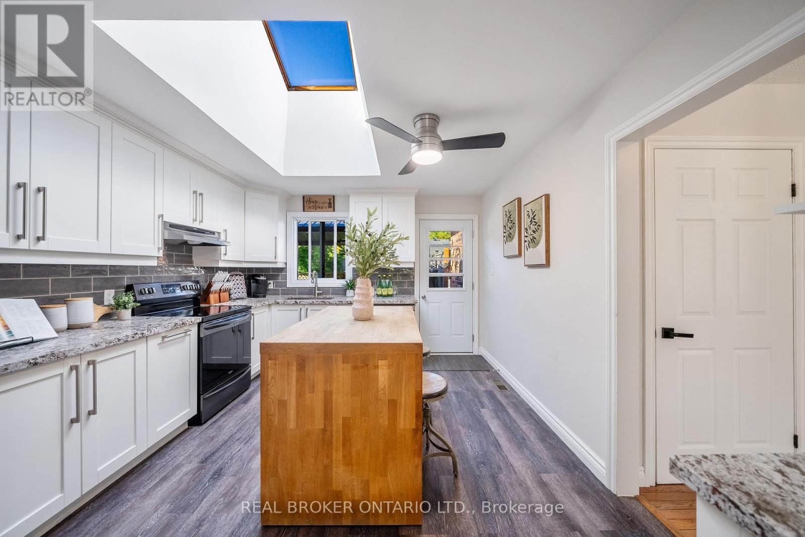 118 Patterson Street N, New Tecumseth, ON - Indoor Photo Showing Kitchen