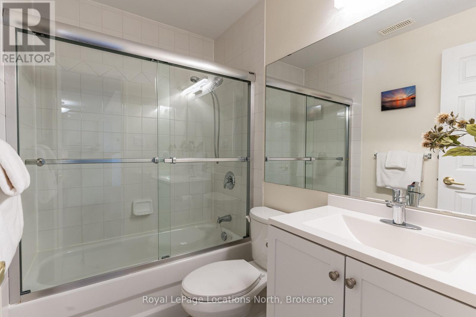 4pc bath - 465 Mariners Way, Collingwood, ON - Indoor Photo Showing Bathroom