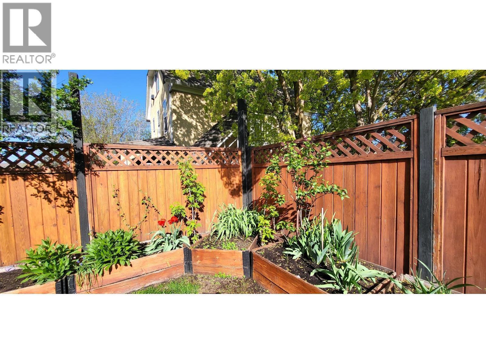 Owner's photos of backyard plants/flowers - 3930 26 Street, Vernon, BC - Outdoor