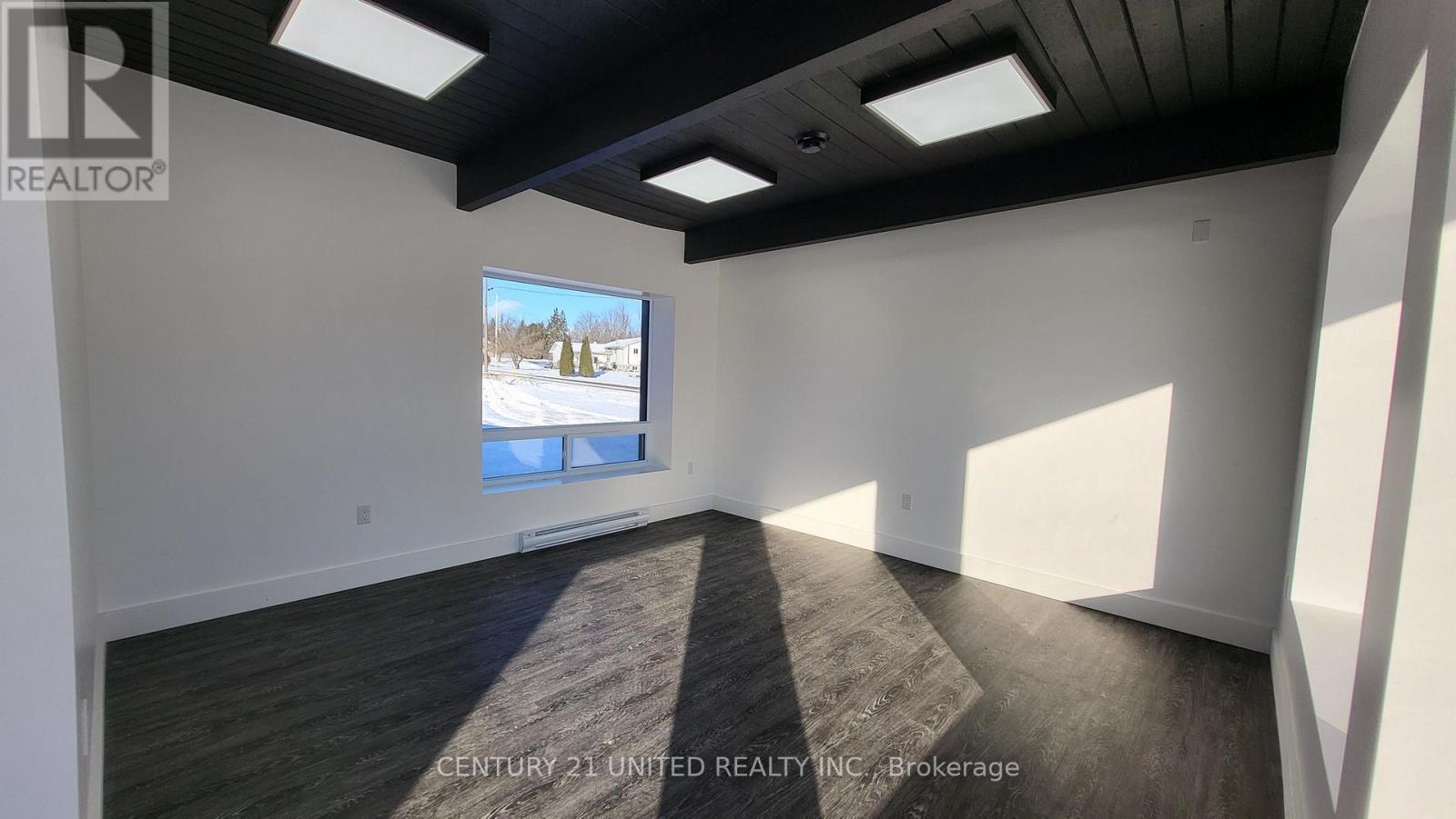 Unit 2 - 382 Parkhill Road E, Douro-Dummer, ON