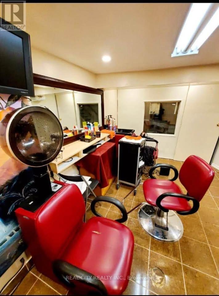 365 Main Street N, Brampton, ON