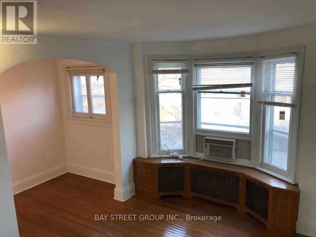 440 Delaware Avenue, Toronto, ON - Indoor Photo Showing Other Room