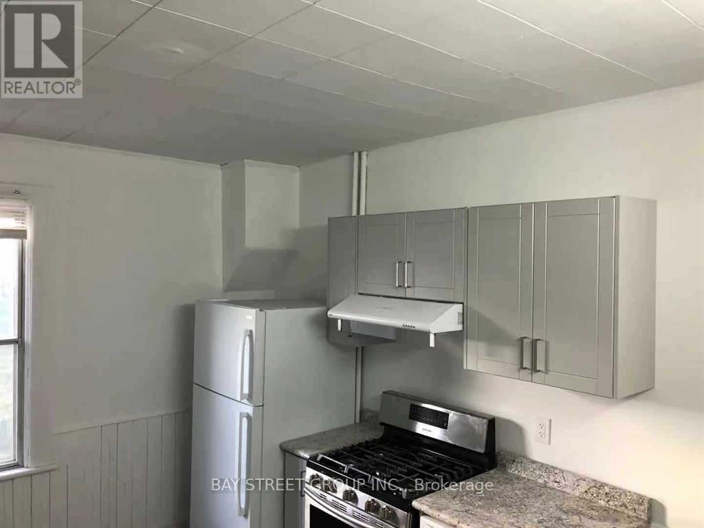 440 Delaware Avenue, Toronto, ON - Indoor Photo Showing Kitchen