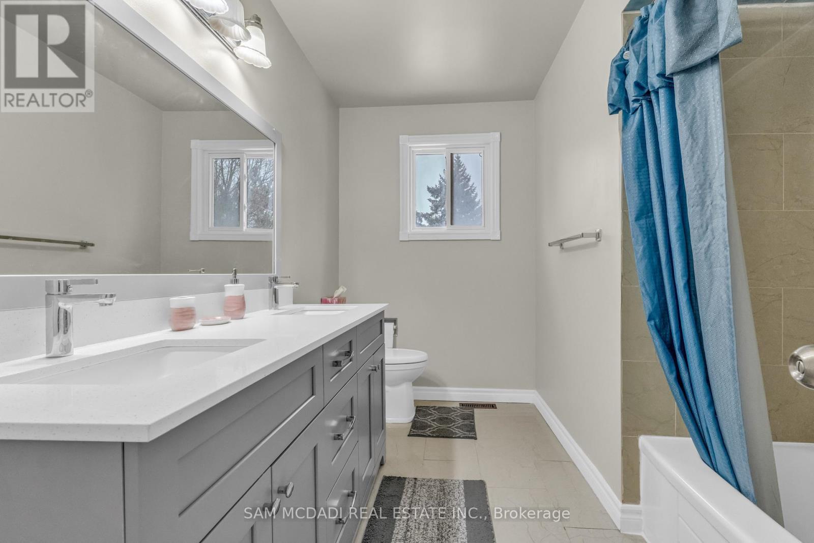 Unit 2 - 734 Woburn Woods Lane, Mississauga, ON - Indoor Photo Showing Bathroom