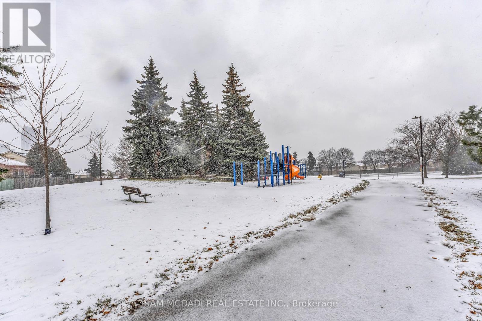 Upper Unit - 734 Woburn Woods Lane, Mississauga, ON - Outdoor With View