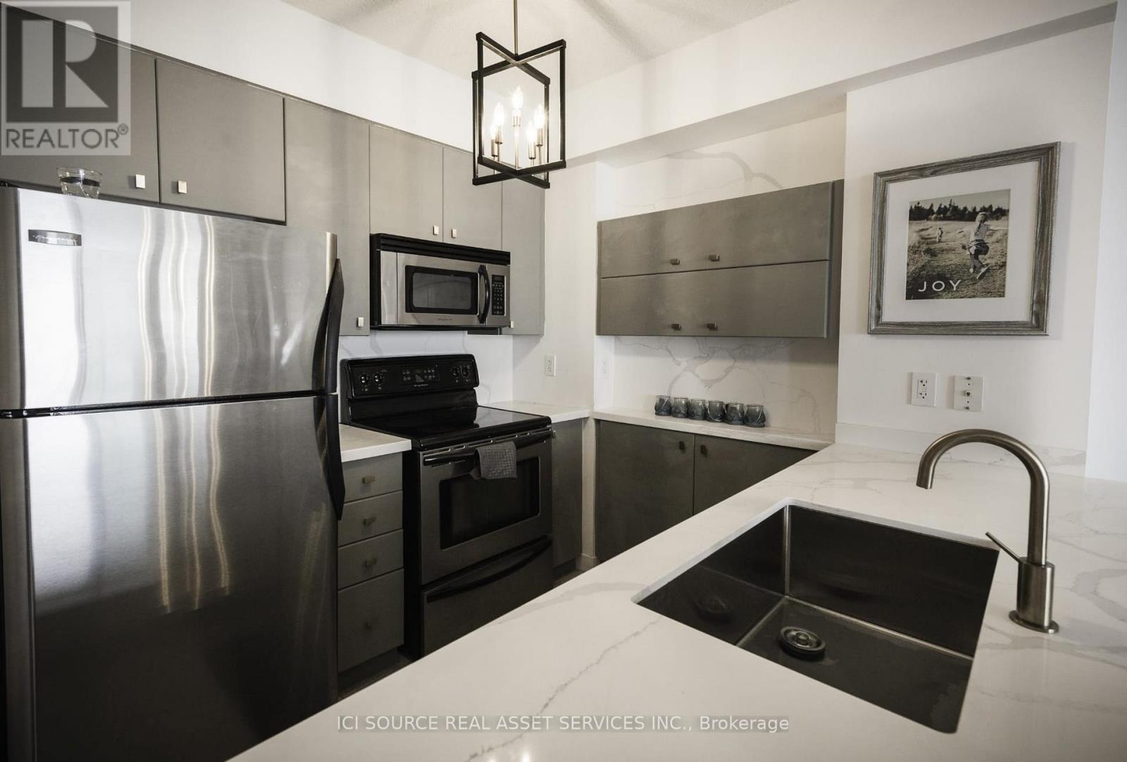 2612 - 11 Brunel Court, Toronto, ON - Indoor Photo Showing Kitchen