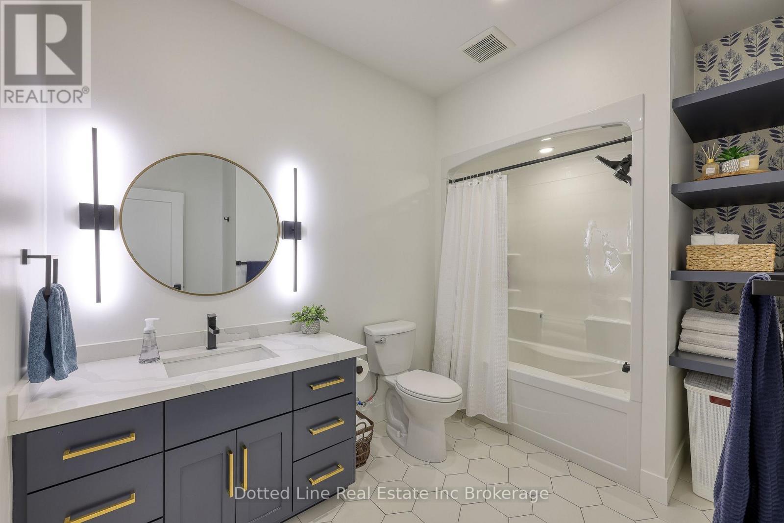 7 Charles Court, Bayham (Port Burwell), ON - Indoor Photo Showing Bathroom