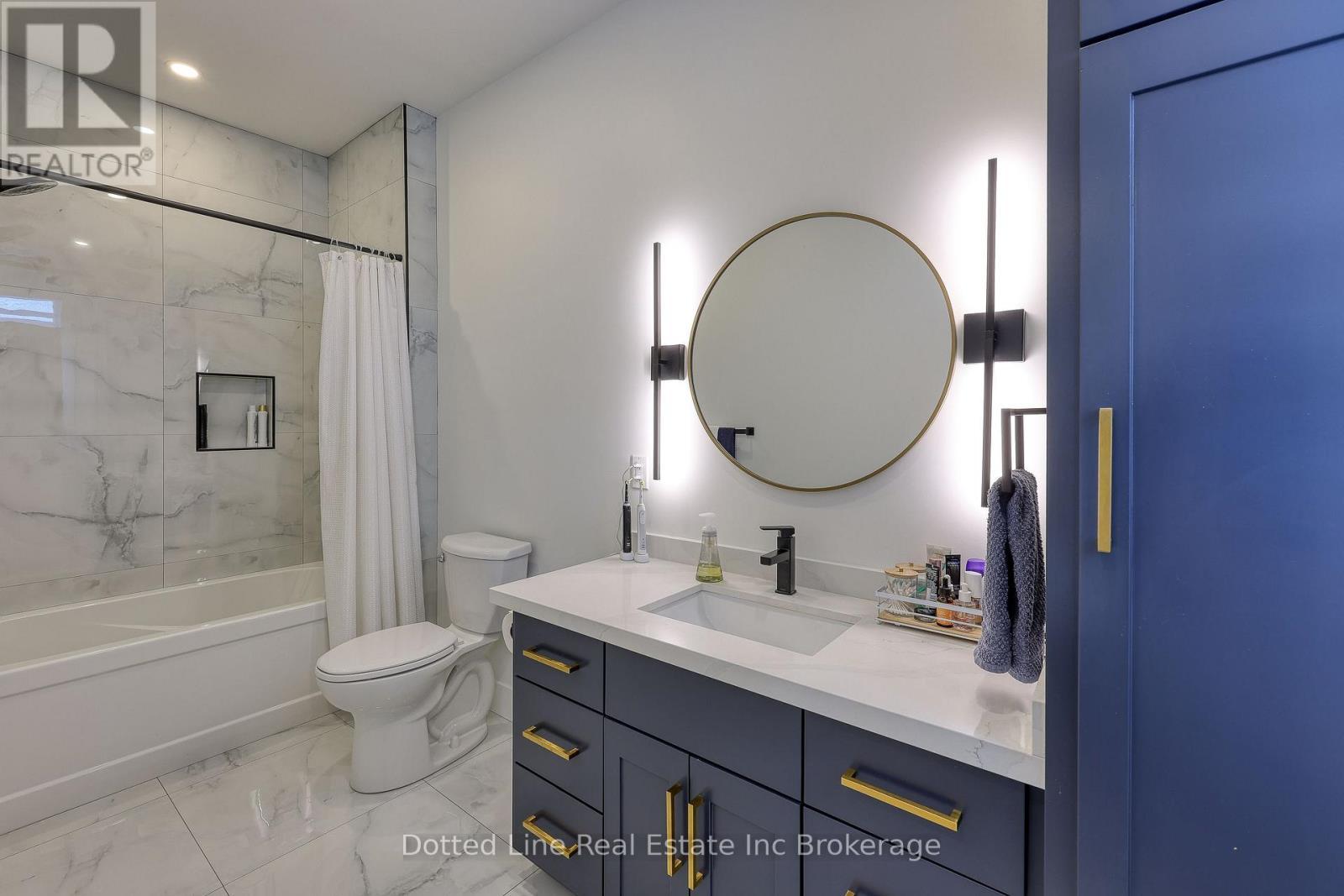 7 Charles Court, Bayham (Port Burwell), ON - Indoor Photo Showing Bathroom