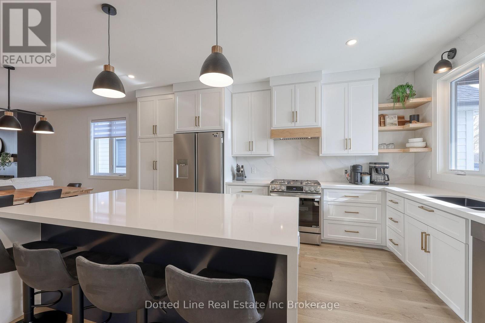 7 Charles Court, Bayham (Port Burwell), ON - Indoor Photo Showing Kitchen With Upgraded Kitchen