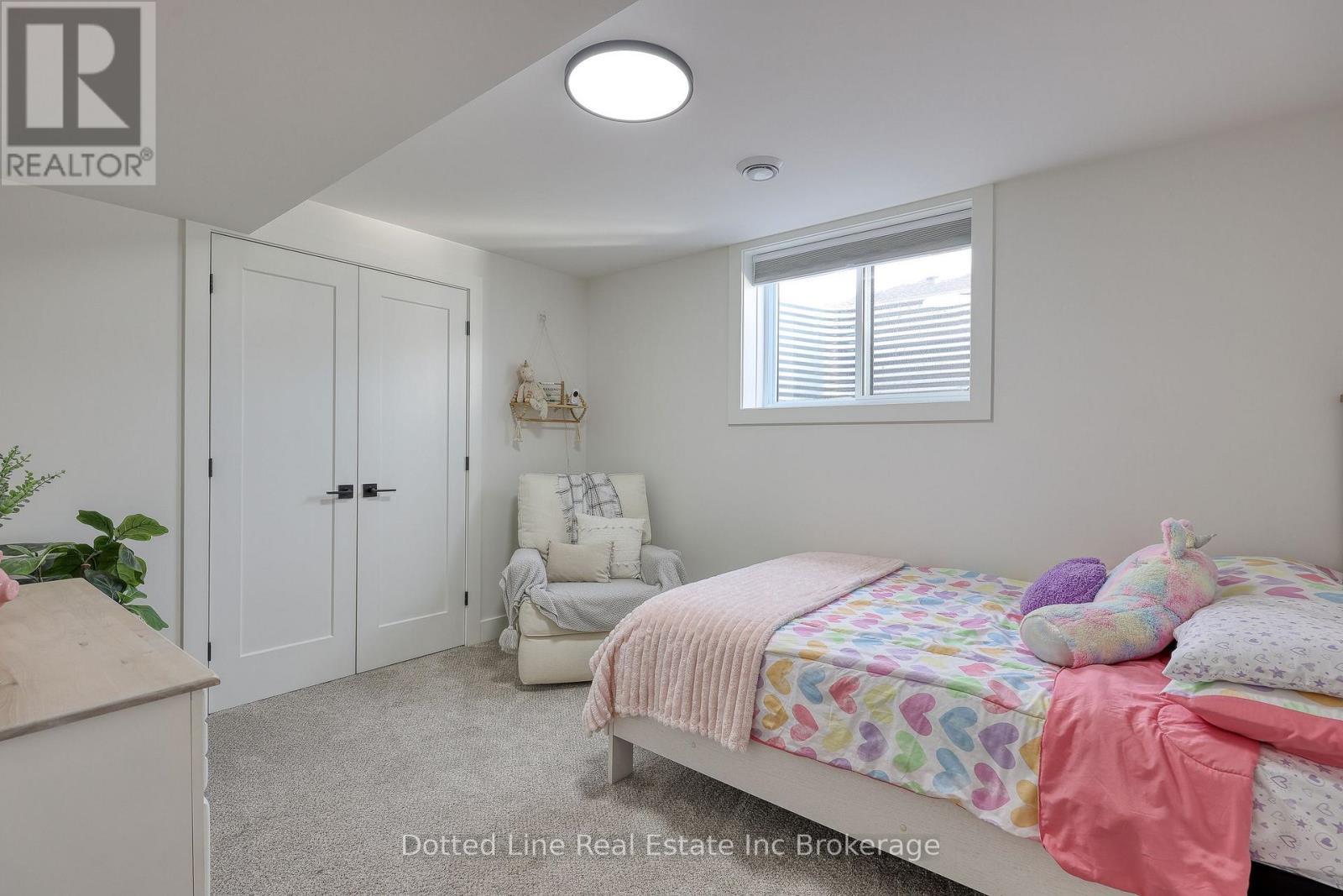 7 Charles Court, Bayham (Port Burwell), ON - Indoor Photo Showing Bedroom