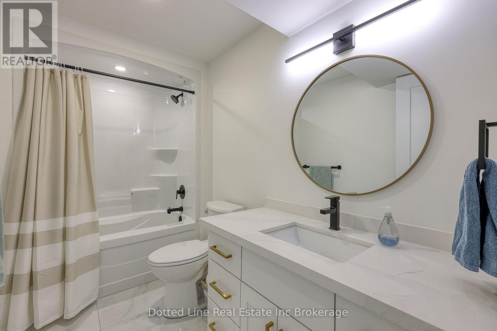 7 Charles Court, Bayham (Port Burwell), ON - Indoor Photo Showing Bathroom