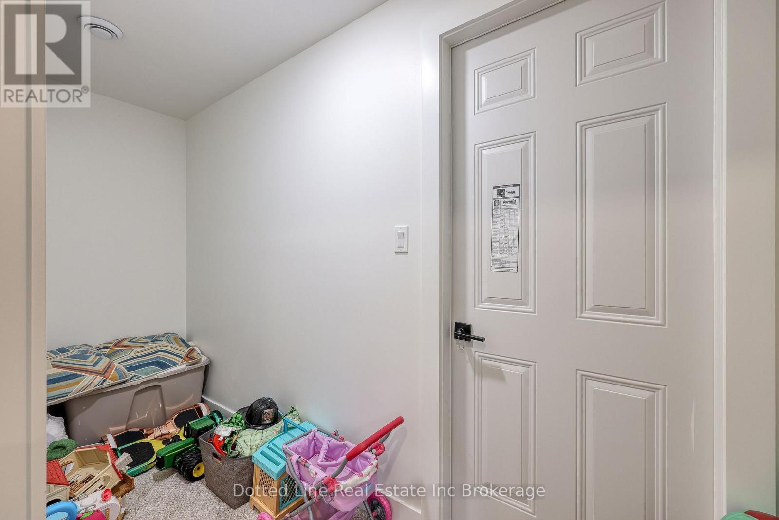 7 Charles Court, Bayham (Port Burwell), ON - Indoor Photo Showing Other Room