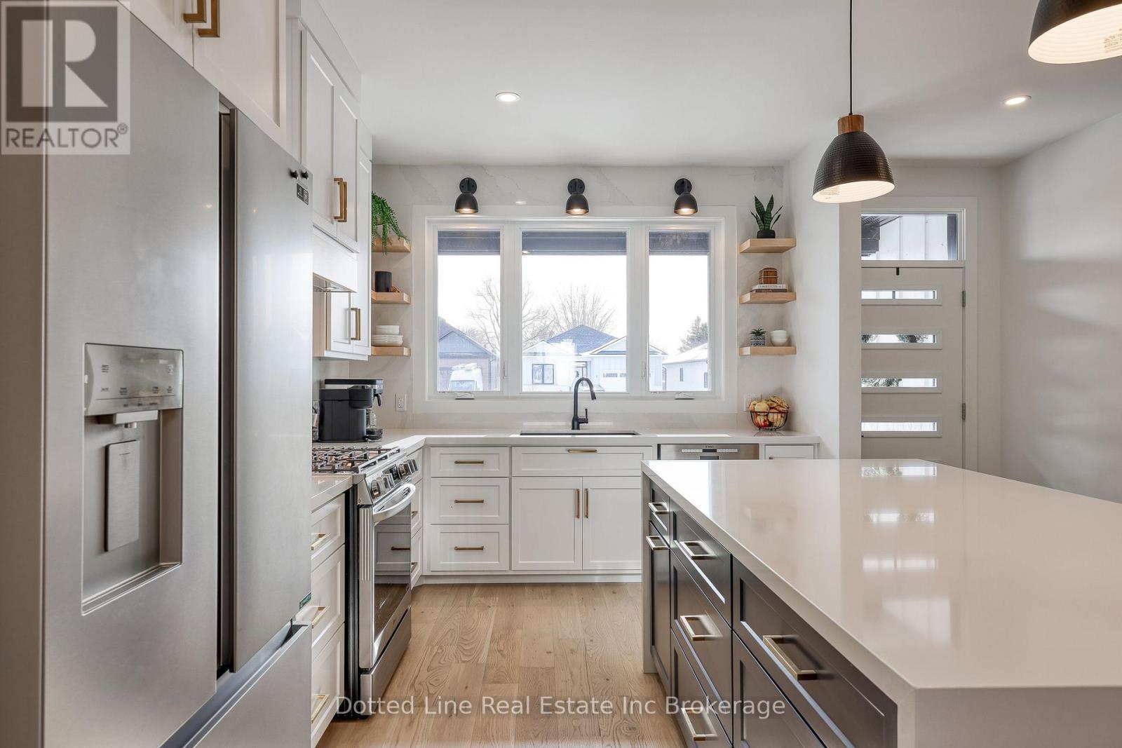 7 Charles Court, Bayham (Port Burwell), ON - Indoor Photo Showing Kitchen With Upgraded Kitchen