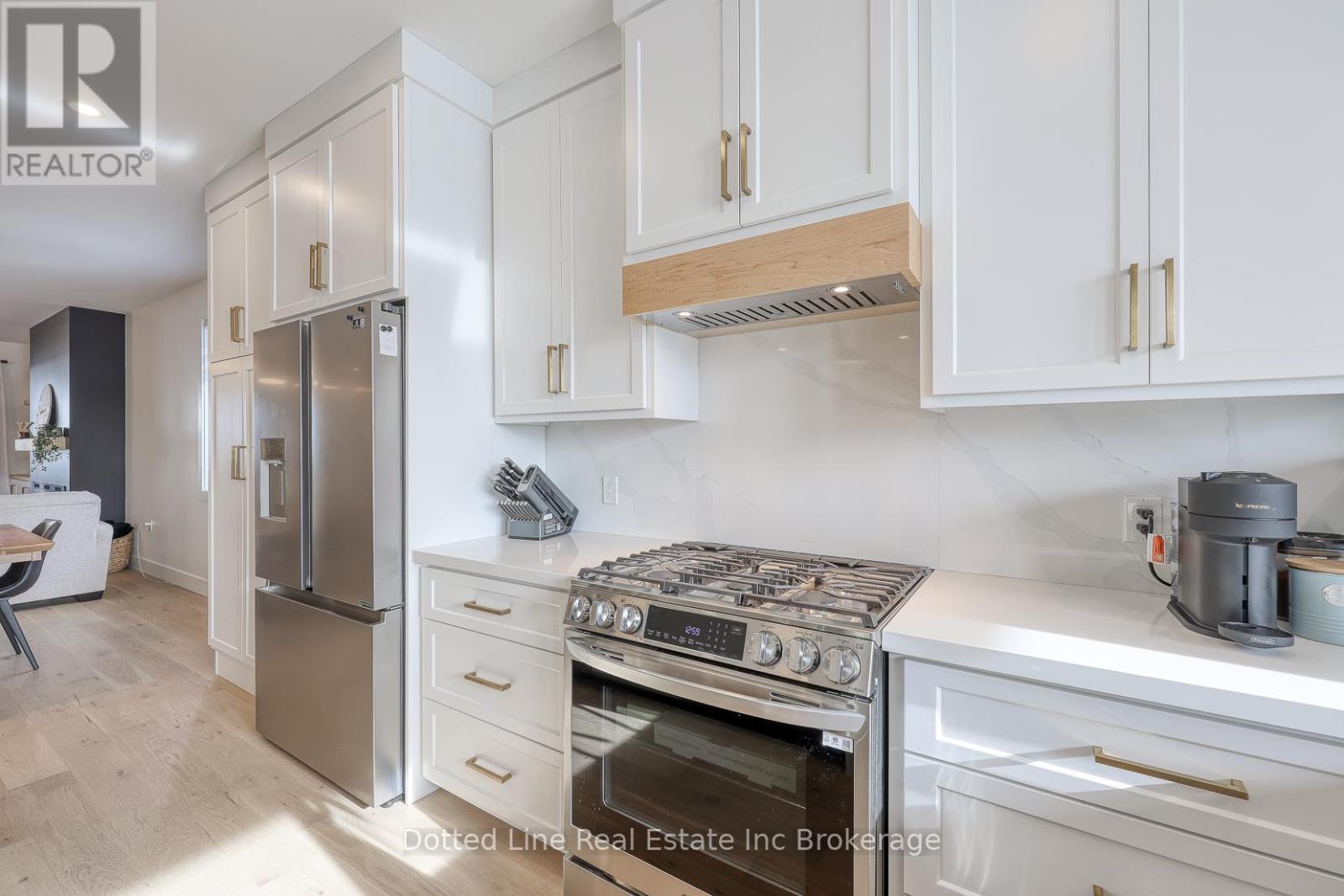 7 Charles Court, Bayham (Port Burwell), ON - Indoor Photo Showing Kitchen With Upgraded Kitchen