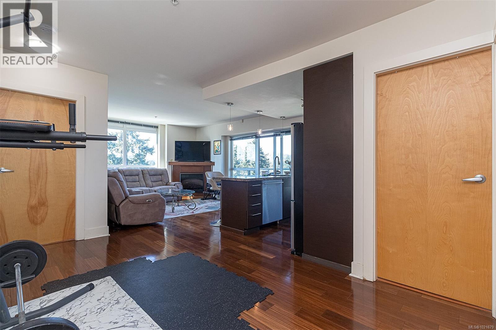 624 2745 Veterans Memorial Pkwy, Langford, BC - Indoor