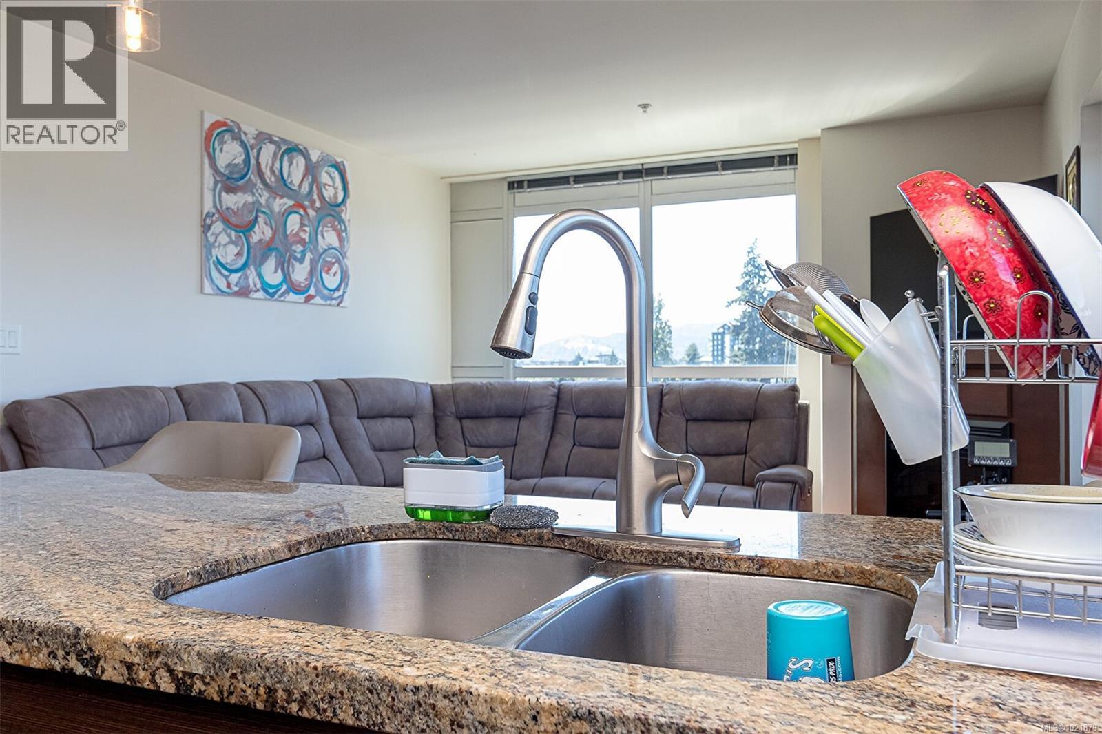 624 2745 Veterans Memorial Pkwy, Langford, BC - Indoor Photo Showing Other Room