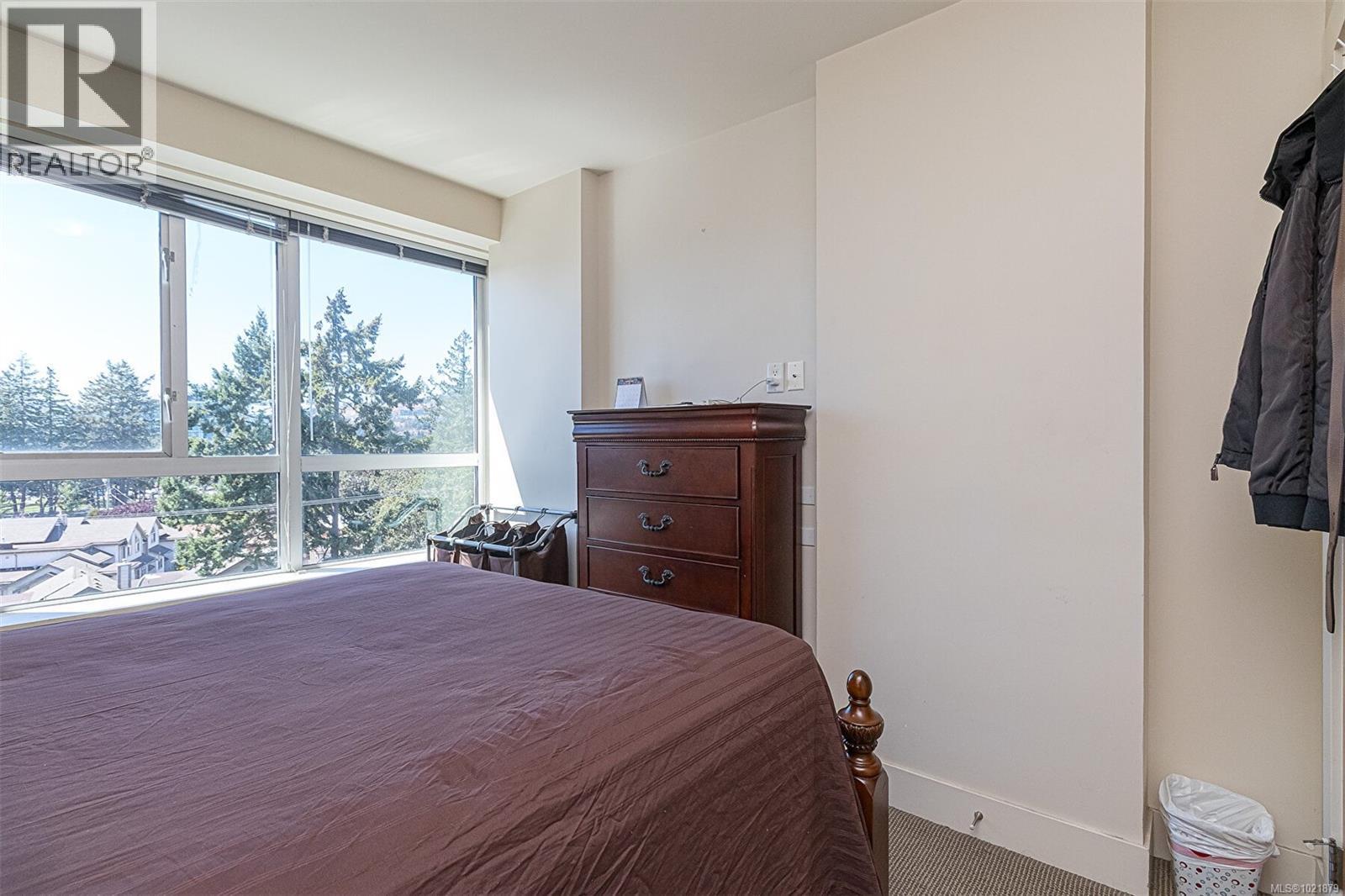 624 2745 Veterans Memorial Pkwy, Langford, BC - Indoor Photo Showing Bedroom
