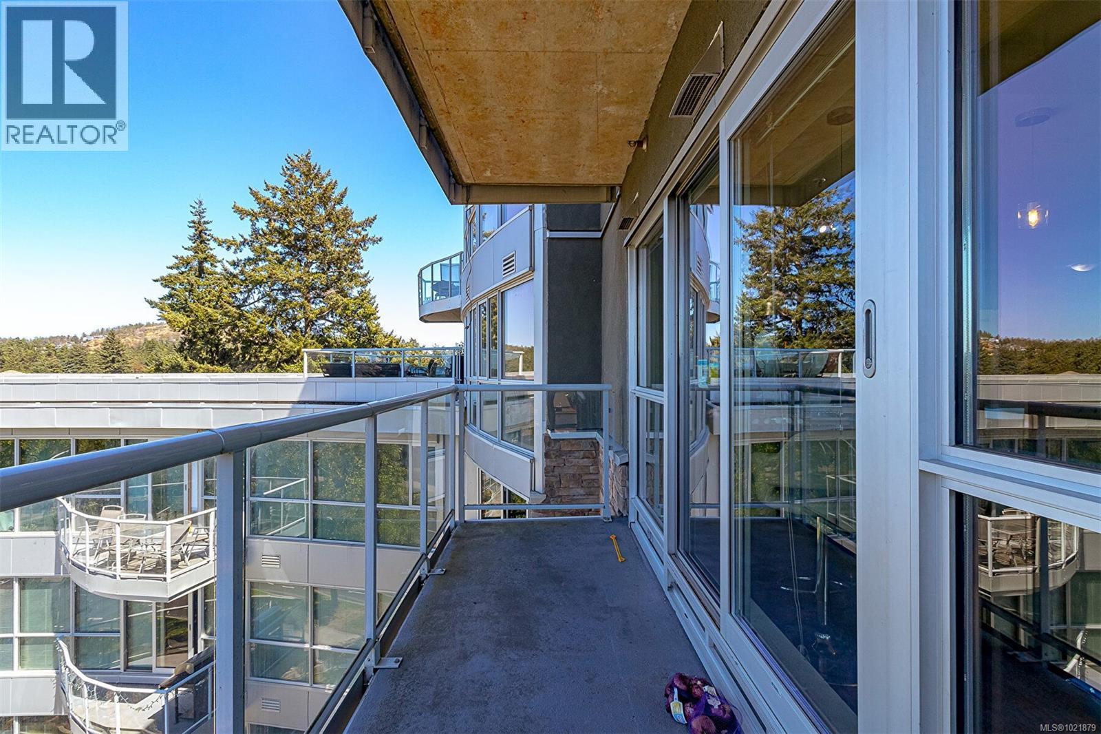 624 2745 Veterans Memorial Pkwy, Langford, BC - Outdoor With Balcony With Exterior