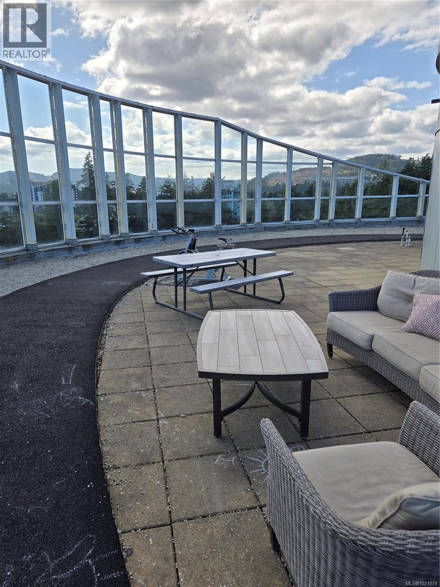 624 2745 Veterans Memorial Pkwy, Langford, BC - Outdoor